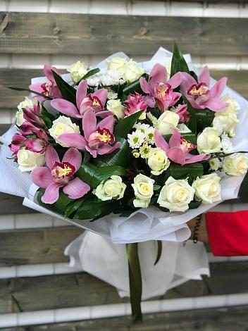 Букет цветов из: Розы и Хризантемы в Сапожок