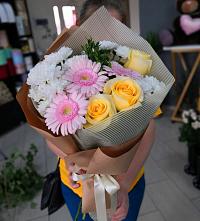 Букет цветов из:  Герберы, Розы и Хризантемы в Сапожок
